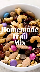 Save money and make your own homemade trail mix this summer! The perfect healthy snack for pool and park days! https://joyfoodsunshine.com/homemade-trail-mix-recipe/ #trailmix #trailmixrecipe #healthysnacks #healthysnackideas #HealthySnacksForKids | Joyfoodsunshine | Facebook