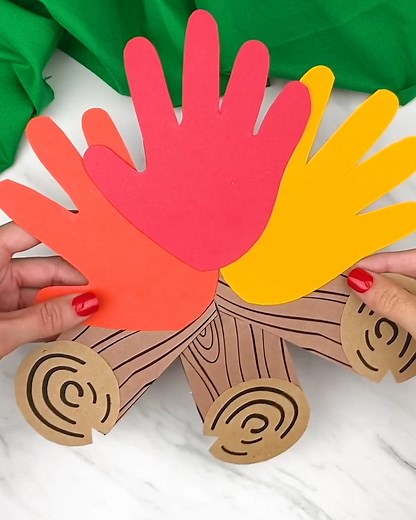 🔥 Handprint Campfire Craft ✂️ Get the template on the blog | Simple Everyday Mom