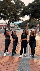 14K views · 1K reactions | Nuestras chicas se unieron al trend de nuestra amada  @angelica.dominguez19 @liceth.lopez19 @leidyporras3 @leidy_gonzalez2  @djsethcolombia  | Zona Retro online | Facebook