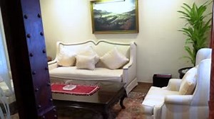 Una amplia sala de estar, una enorme cama King Size, hermosa decoración europea y el mejor servicio de la ciudad, es lo que te espera en nuestra Suite Europa 類 #HotelGeneve | Hotel Geneve | Facebook