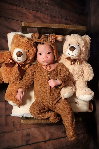 DIY Newborn Photoshoot: Teddy Bear Theme Tips