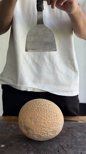 Sharp spatula, melon test! raythesharpener.com #fyp #knife #knifesharpening #ray #knifesharpener #rui #knives #japaneseknives #kitchenknives | Ray The Sharpener