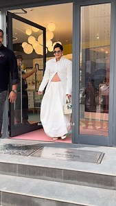 Sonam Kapoor snapped At Town #sonamkapoor #viral #fashion | Bollywood Dazzle