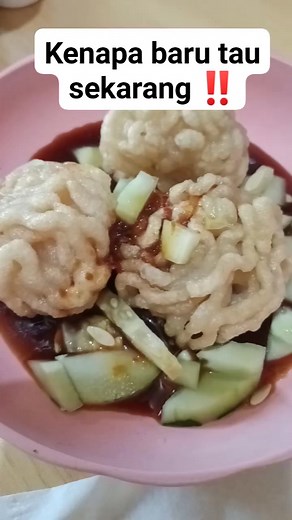 Model nya unik banget Beda dari biasanya yang ini model kribo, mungkin kapal selam nya lagi di pakai perang. #pempekunik #pempektengiri #pempekkribo #makanantradisional #khaspalembang | Fitri Rahmawati