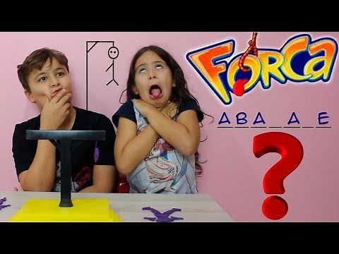 ADULTOS VS CRIANÇAS JOGANDO O JOGO DA FORCA, DIVERSÃO EM FAMÍLIA!