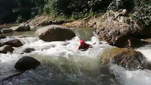 Jom join aktiviti water tubing dgn kami WATER TUBING ULU SLIM,SLIM RIVER,PERAK Price : RM 80.00 Per pax (Min 6 person) Distance: 5 KM Duration : 2 hours Price includes: -Equipments -Lunch -First aid -Snack -Guide If interested contact 6019-513 4193 (nazrin) #projekoutdoor#projektravel#projectvacation#projek_tempatan#outdoor#recreation#adventure#extreme#watersports#Kualakububahru#uluslim#slimriver#malaysia#whitewaterrafting#hiking#waterfall#amazing##gayatravel#orangasli #tourismselangor#tourismpe