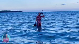 Sarai Minx - Ebony Getting Cumshot On Public Beach