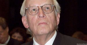 2016: Morre o controverso historiador Ernst Nolte