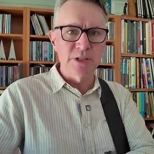 Pt 4: Behind the song - the band tracking! A little chat about the recording of WHAT I LOVE ABOUT COUNTRY. Such talented players!! I feel like it is such a privilege to take a song and watch it take flight in the hands of the likes of Matt Fell (producer), Rod McCormack (acoustic guitar) and Josh Schubeth (drums). You can listen to the finished product NOW on Spot-tube-appl-azon streaming services - just search WHAT I LOVE ABOUT COUNTRY! | Colin Buchanan