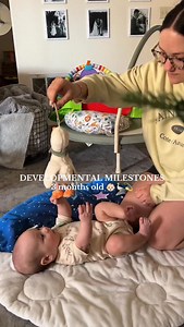 Things are starting to get more interesting between 3-4 months! These are some of the developmental milestones you can expect your baby to discover this month. & as always, remember that all baby’s develop at their own pace. If you’re ever concerned about your baby’s development, you should speak to their pediatrician 🫶🏻 if you comment TOYS I’ll send you a link to everything we use to play (make sure you’re following me so the link goes through) 💫 👉🏻 baby will begin socially smiling, cooing