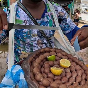 $0.25 Sweets in all black Colombian town 🇨🇴 | volpewhereareyou