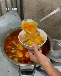 Hidden Mee Parit and Lalapan Pork 😍 | Borneo Foodie