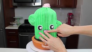 37K views · 506 reactions | If you want to see the full video of how I created this two “tiered” kawaii cactus cake, click the link below  | Chelsweets | Facebook