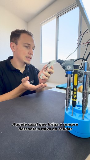 O casal mais lindo do Brasil 🤣❤️ #AssistenciaTecnica #ConsertoDeiPhone #TrocaDeTela #iPhoneReparo #ReparoDeCelular #LunarTech #ReelsBrasil #CasalMaisLindoDoBrasil | Paulo Lunardelli