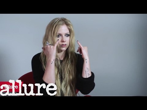 Avril Lavigne's Signature Smoky Eye