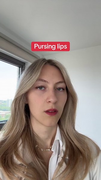 7 Body language signs someone does not like you psychology - psychology facts body language