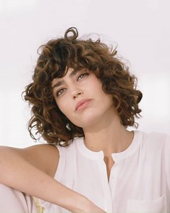 Niesamowity – taki jest mój styl z Kerasilk ⭐ zobacz więcej na: bit.ly/niesamowityKerasilk #niesamowityKerasilk #KerasilkControl #kuracjaKerasilk | GOLDWELL Polska