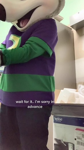 this is for my love @edwardcenteno and the other simps 😳💯 #arcadecraniacs #chuckecheese #PrimeDayDealsDance