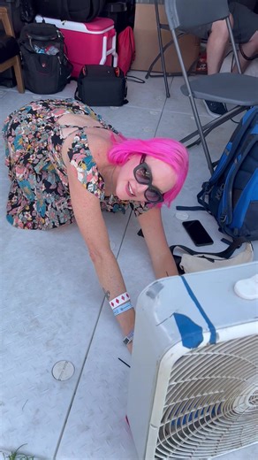 I found Lauren O'Neil biggest “fan” - Joey Domenick | Q101 Chicago