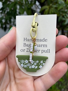 Pyrex Crazy Daisy Bag Charm: Handmade Clay, Vintage Milk Glass Bead - Etsy