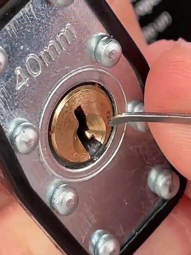 38K views · 1K reactions | Embarrassingly Bad Mighty Mule Gate Lock #mulegatelock #lockpick #lockpicking #picklock #locks #lockpicker #fyp #padlock | Picking Locks | Facebook