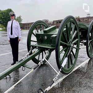 In a tradition dating back to the funeral of Queen Victoria, the Queen’s coffin will be carried during the procession to Westminster Abbey on a 123-year-old gun carriage towed by 98 Royal Navy sailors. | London Live