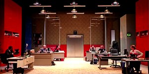 Haute surveillance. Quand Mathilda May cible la misère humaine de l’open space!