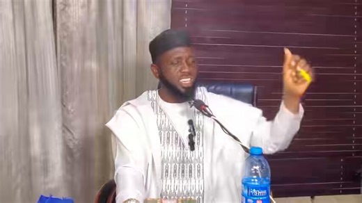 Kini kan oni PhD isonu will not see this o. Na Elebo wey no Send his papa his small dick go dey rise against. I’m still coming back lemme finish this Martel