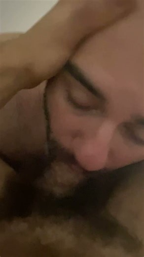 hand in mouth streching