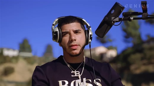 14K views · 483 reactions | Il rapper CJ di Staten Island (New York) si esibisce ad "Open Mic" di Genius con “Whoopty,” il suo singolo diventato subito hit. Il pezzo è è prodotto da Pxcoyo ed ha fatto oltre 143 milioni visualizzazioni su YouTube da quando è stato rilasciato a Luglio 2020. | Il Rap è la mia strada | Facebook