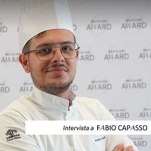 La finale del Belcolade Award 2023 è ormai dietro l’angolo! Conosciamo più da vicino i finalisti pronti a dare il massimo per conquistare il podio. Scopriamo chi sono! 🏆✨ Fabio Capasso, 28 anni ha le idee chiare e ci racconta che: «…Il mio desiderio sarebbe aprire una boutique in cui fare prodotti precisi, definiti e adatti al mio concetto di pasticceria» Buona fortuna, Fabio! | Belcolade Italia