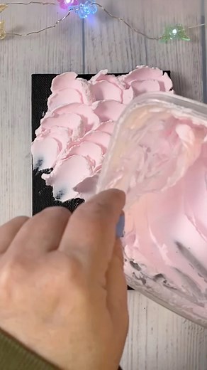 DIY WALL ART DECORATION! Watch full tutorial. See 🔗 in comments. 🌸Follow Side Hustle Crafter for fun crafting tips and tutorials. #crafts #diycrafts #handmade #sidehustleideas #springtime #spackle #wallart | Side Hustle Crafter