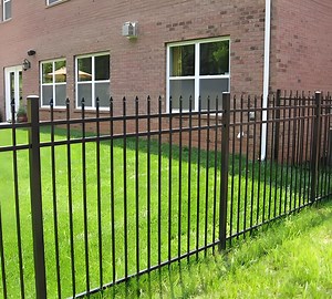 [Hot Item] Garden Fence Cheap Price Removable Garden Coated Zinc Steel Guardrail Pool Fences