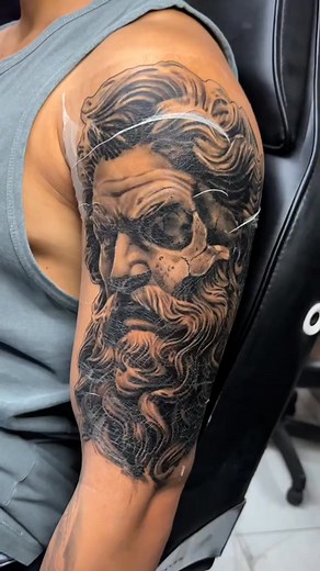 Removal of the tattoo protection, then cleaning the skin and hydration. #asmr #tattoo #zeus #reelsfbシ #fyp #reels | Leonor Jose