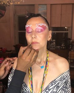 A glitter affair on one of these nights! @deney_adam #thinkpink #bartschlandfollies @bartsch_documentary @bartschlandfollies #susannebartschontop #documentary #BartschOnTop #bartschland #OnTopDoc #Artaporterny #selfcouture #fashionunderground #theworldofsusannebartsch #looks #susannebartsch #transformation #art | Susanne Bartsch