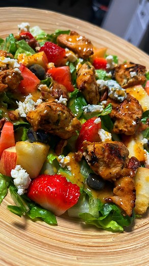 Copy Cat @chickfila Market Salad with Homemade Honey Dijon Dressing & Grilled Nuggets because I got tired of paying for these everyday 😂 | Nikki's Kitchen