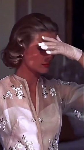 “Grace Kelly in High Society (1956) - A Timeless Classic of Old Hollywood Glamour”