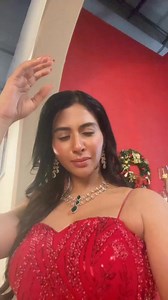 137K views · 9.1K reactions | Hows your xmas day goin ?? #merrychristmas | Gayathiri | Facebook