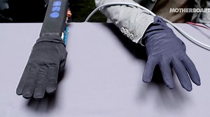 Aiming to elucidate 'What is consciousness' by experiment that moves robot hand only with consciousness