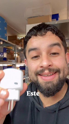 ⚡ Dale inteligencia a tu hogar con el Sonoff iPlug S60TPF. Con este enchufe inteligente puedes ver y controlar tu consumo eléctrico desde el celular, programar horarios y manejarlo con Alexa, Google Home o SmartThings. Soporta hasta 16A y 4000W, tiene protección contra sobrecargas y funciona incluso sin Internet gracias al modo de conexión local (LAN). Ahorrar energía, automatizar tu casa y tener todo bajo control nunca fue tan fácil. 📲 Lo encuentras en nuestra tienda o web, con despacho a todo