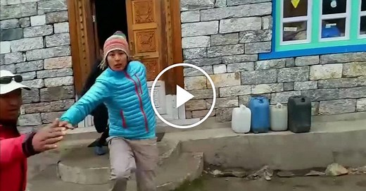 Video shows the moment Nepal earthquake hits village near Langtang