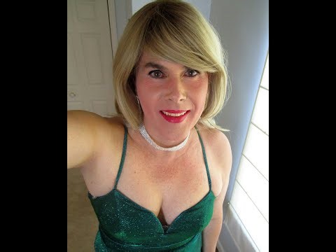 “Gorgeous Blonde Transwoman short dress & heels – Preciosa rubia Crossdresser mini vestido tacones”