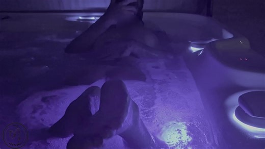 Przyrodnia siostra zaprosiła mnie do Jacuzzi...Tylko nie kończ we mnie