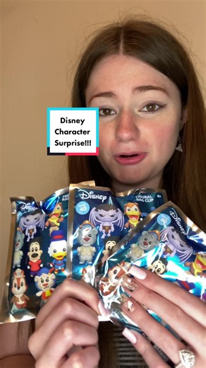 Hunting for Max Goof | Disney Character Bag Clips Unboxing