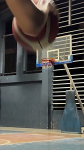 Winter ain’t ever been so hot 😮‍💨 (back to basketball 🏀) 🇬🇧 —> 🇵🇭 weather hits different 🔥 #tall #asian #abs #basketball #model | Michael Alfonso Carter