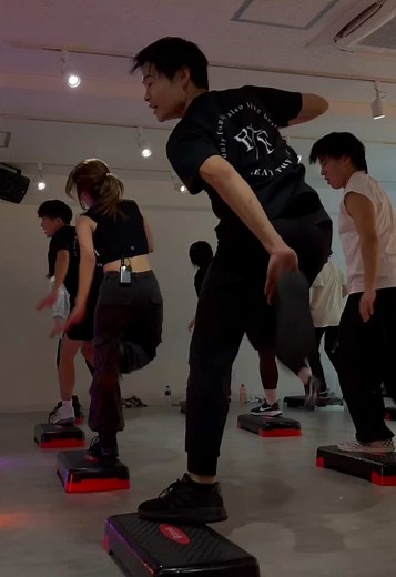 ちょいハードモードのフィットネスダンスで脂肪を燃やす