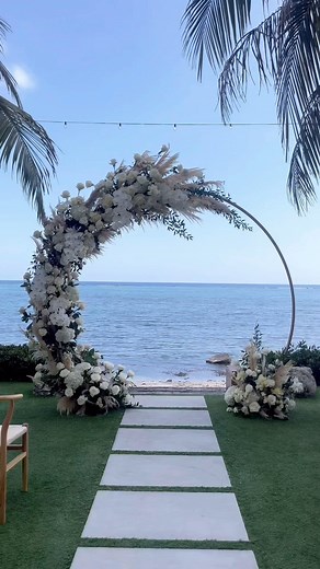 Intimate, charming chic Sunday Wedding 🤍 Celebrating love with our couple @haydenpaige & @jeasby_501 💙 Planner: @celebrations.weddings @naomiatcelebrations @charlotteatcelebrations Flowers: @shopcelebrations Chef: @therealrentachef Cake: @thecakestudiocayman Bride: @haydenpaige Groom: @jeasby_501 DJ: @djnatural345 Venue: @black.urchin Photographer: @shannons_photo Videographer: @rosemaryfilms.co #grandcayman #blackurchin #DestinationWedding #celebrationsweddings #caymanislandsweddings #caymanw