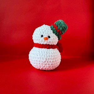 Crochet Mini Snowman Pattern, Xmas Amigurumi, Low Sew Toy (Digital PDF)