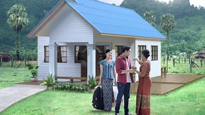 သားဟာ အလုပ္လုပ္ဖို႔ သူ႔ရဲ႕အိမ္ကို ခြဲခြာျပီး အေမ့ကို ပိုက္ဆံေတြ ျပန္ပို႔လာတဲ့ အခ်ိန္မွာ အေမက ဘာေတြလုပ္ေပးခဲ့လို႔ သူ႔ကို ငိုေစရတာလဲ။ ယခု TVC မွာ စိတ္အားထက္သန္ျခင္းက ဒီမိသားစုကို ဘယ္လိုမ်ိဳး ပိုမိုေကာင္းမြန္လာေစေၾကာင္းကို ေဖာ္ျပထားပါတယ္။ သားဟာ ျမိဳ႕ေပၚတက္ျပီး အလုပ္လုပ္ဖို႔ အေမနဲ႔ ညီမေလးတို႔ရွိရာ ေနအိမ္ကို ခြဲခြာခဲ့ပါတယ္။သူ႔အေမဟာ ဖြက္ထားတဲ့ ေနအိမ္ဓာတ္ပံုေလးကို ေတြ႔ရွိခဲ့ျပီး ေမွ်ာ္လင့္ခ်က္တစ္စံုတစ္ရာ ျဖစ္ေပၚခဲ့တယ္။အခ်ိန္ၾကာလာတာနဲ႔အမွ် သားက သူ႔အေမကို ပိုက္ဆံေတြ အမ်ားၾကီးပို႔ေပးႏိုင္ခဲ့ပါတယ္။သား ျပန္