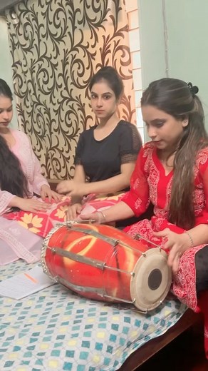 Hema Pandey on Instagram: "Jhumar geet"